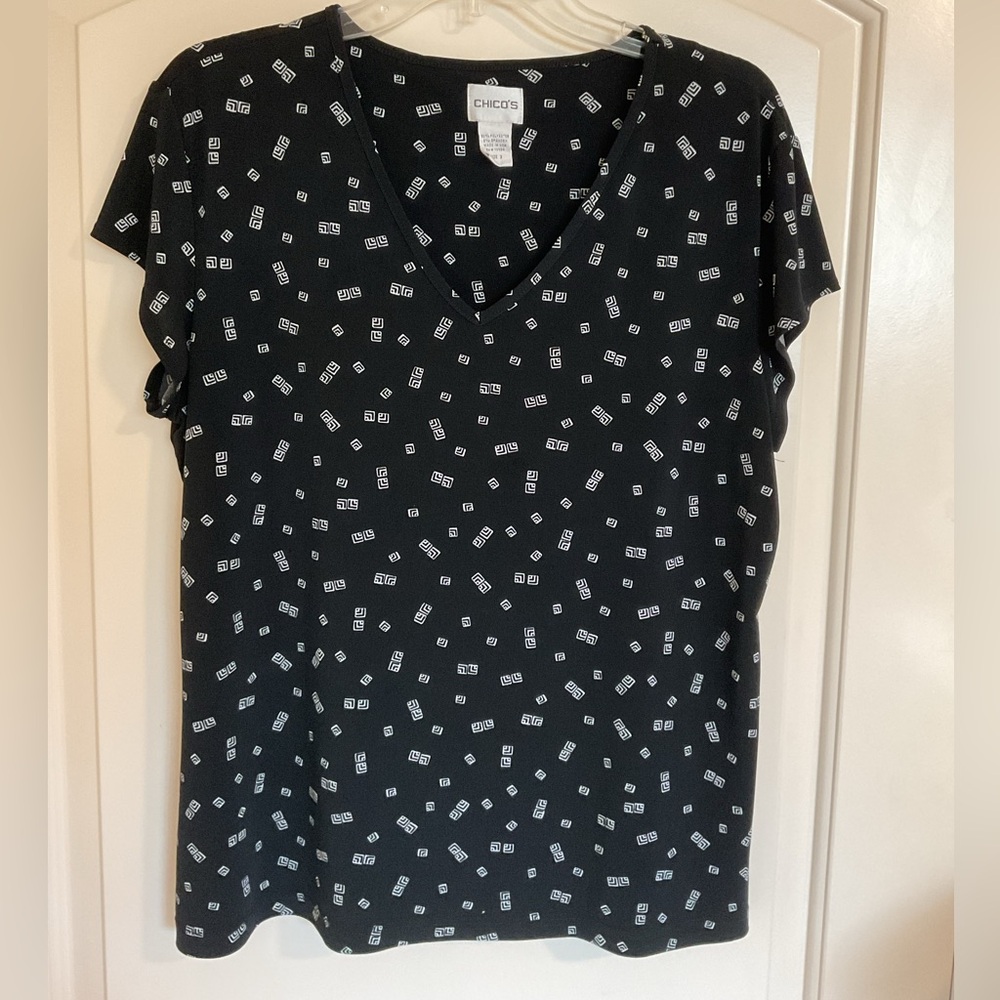 Chico’s Black & White V-neck SlinkyTee -  Size 3, or XL